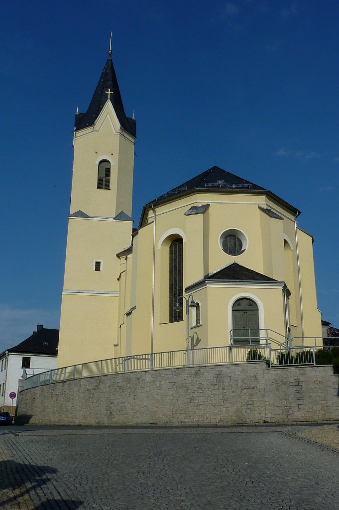 Bad Lobenstein, die Stadtkirche von 1862, Mai 2012