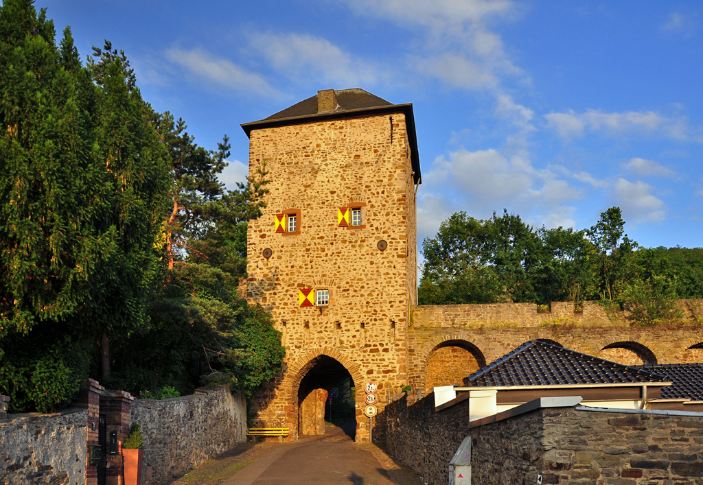 Bad Mnstereifel - Johannistor im milden Abendlicht - 30.06.2012