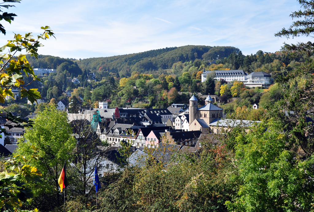 Bad Mnstereifel mit Kirche und Kurklinik - 11.10.2012