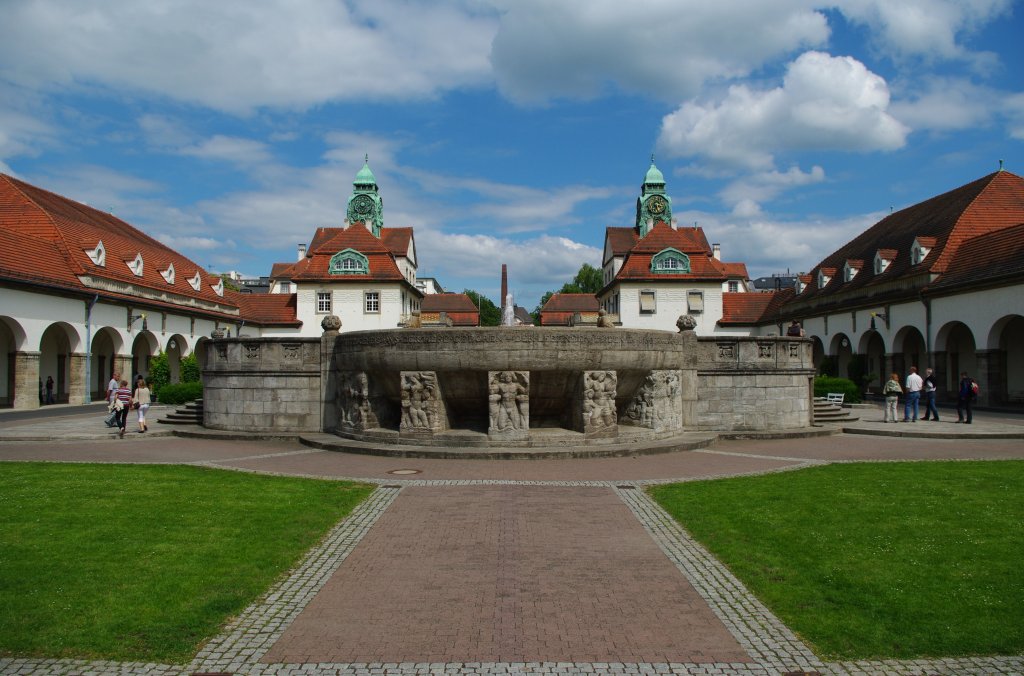 Bad Nauheim, Sprudelhof mit Arkaden im Kurpark, erbaut von 1908 bis 1909 durch 
W. Jost, Jugendstilarchitektur, Wetteraukreis (31.05.2009)