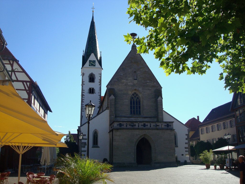 Bad Saulgau in Oberschwaben, Westseite mit berbautem Haupteingang der gotischen Pfeilerbasilika St.Johannes Baptist, Aug.2010