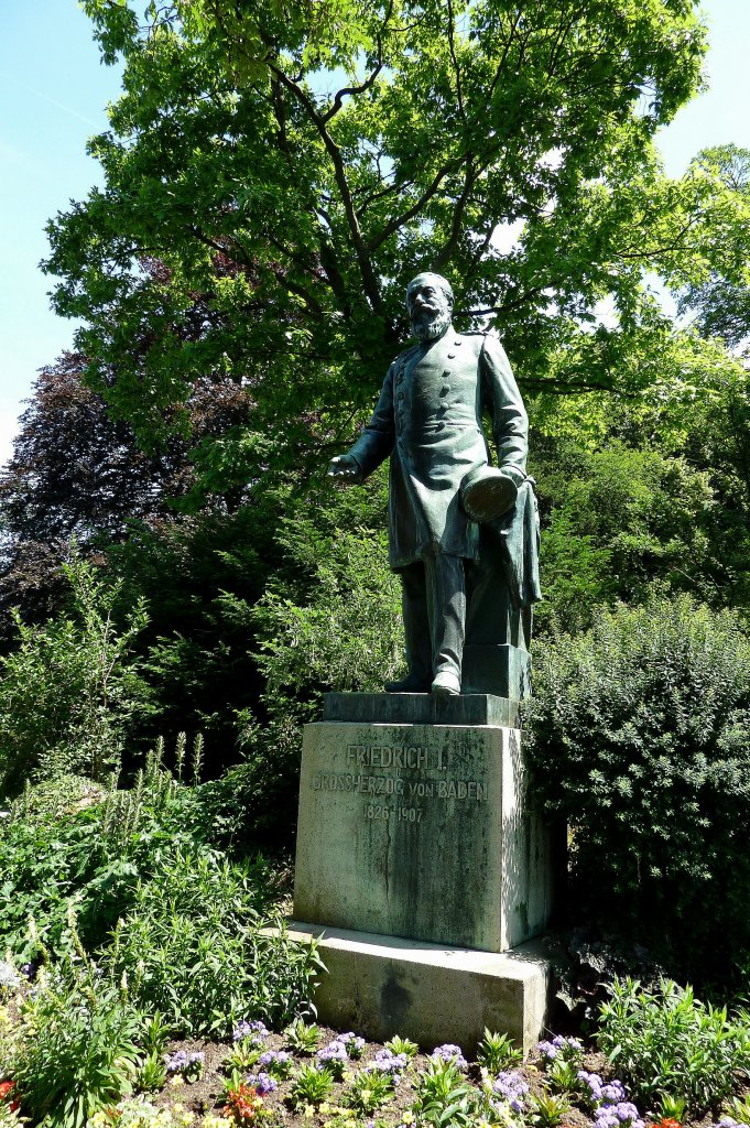 Badenweiler, das Denkmal fr Groherzog Friedrich I.(1826-1907) steht auf dem Burgberg, 1912 geschaffen vom Knstler F.Moest, Kunstakademie Karlsruhe, Juni 2011