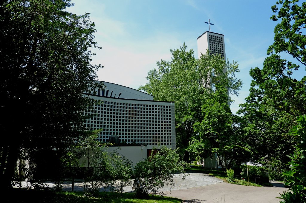 Badenweiler, die katholische Pfarrkirche, 1959-60 erbaut vom Freiburger Architekt Erwin Heine, Juni 2011