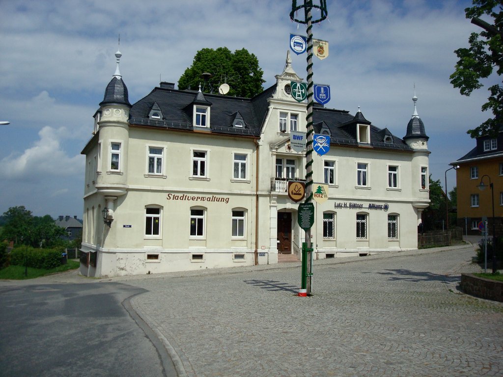 Brenstein im Osterzgebirge,
das Rathaus am historischen Marktplatz,
Juni 2010 