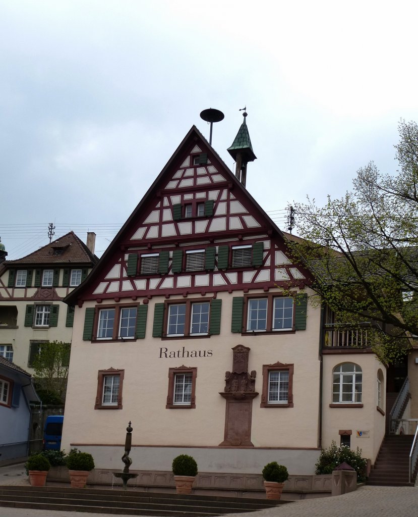 Bahlingen am Kaiserstuhl, das Rathaus von 1650, April 2013