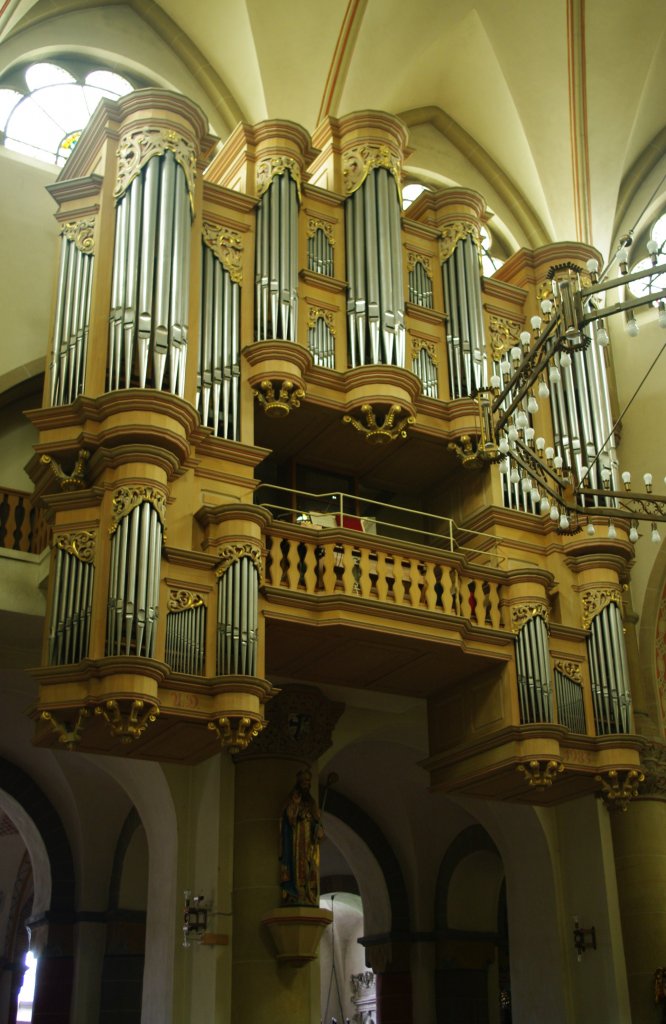 Balve, St. Blasius Kirche, Orgel erbaut 1912 von der Firma Feith aus 
Paderborn (31.07.2011)