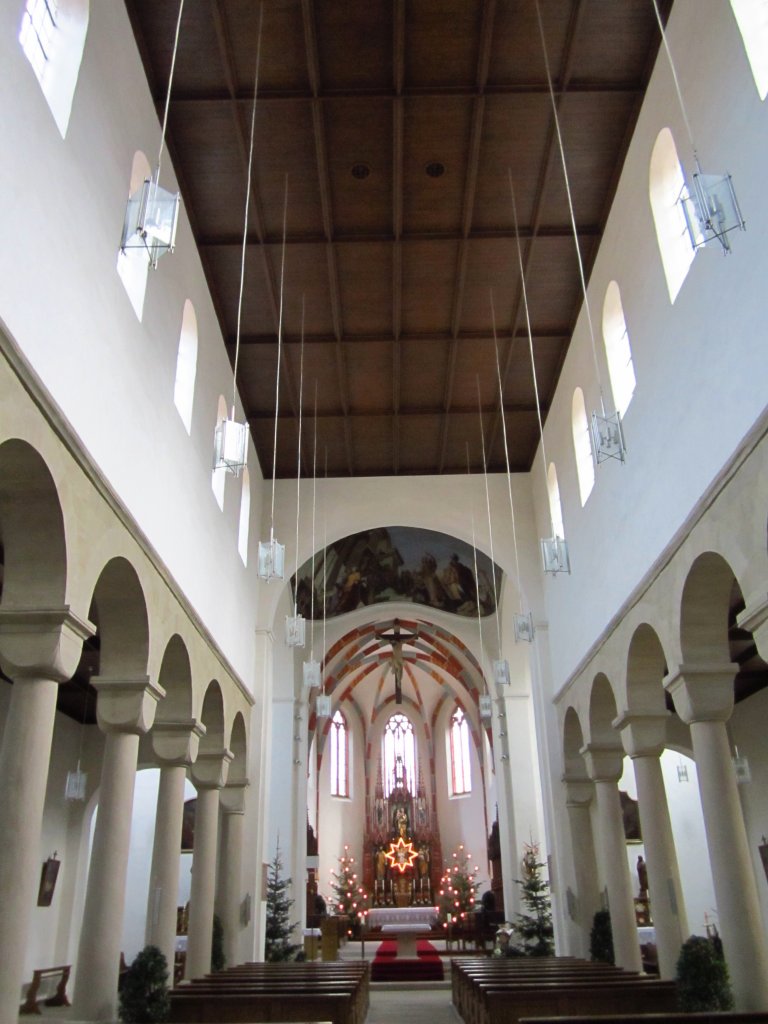 Bamberg, St. Jakob Kirche, Innenraum Richtung Chor (07.01.2012)