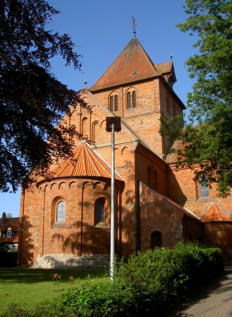 Bassum, Gotische Backstein Stiftskirche, erbaut im 12. Jahrhundert, 
Landkreis Diepholz (25.05.2011)