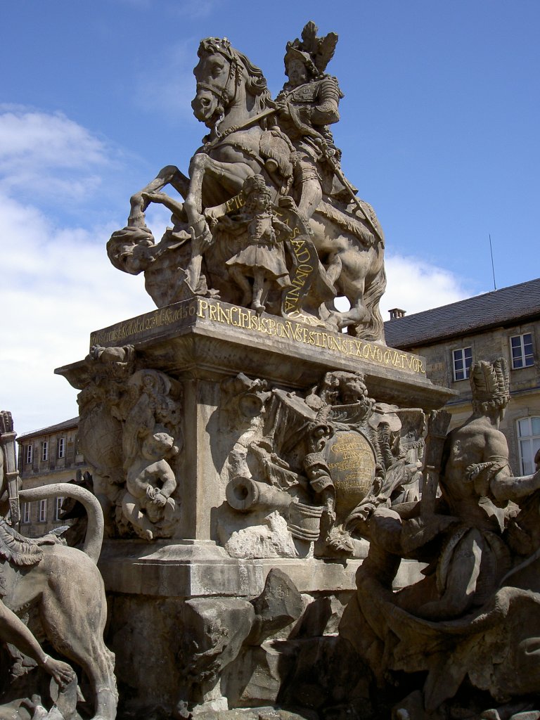 Bayreuth, Marktgrafenbrunnen am Residenzplatz (21.04.2012)