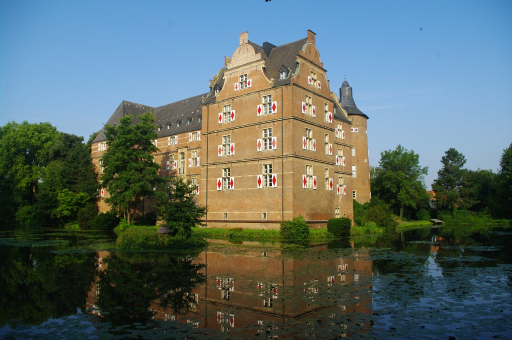 Bedburg, Wasserschlo aus dem 12. JH, Rhein-Erft Kreis (04.08.2011)