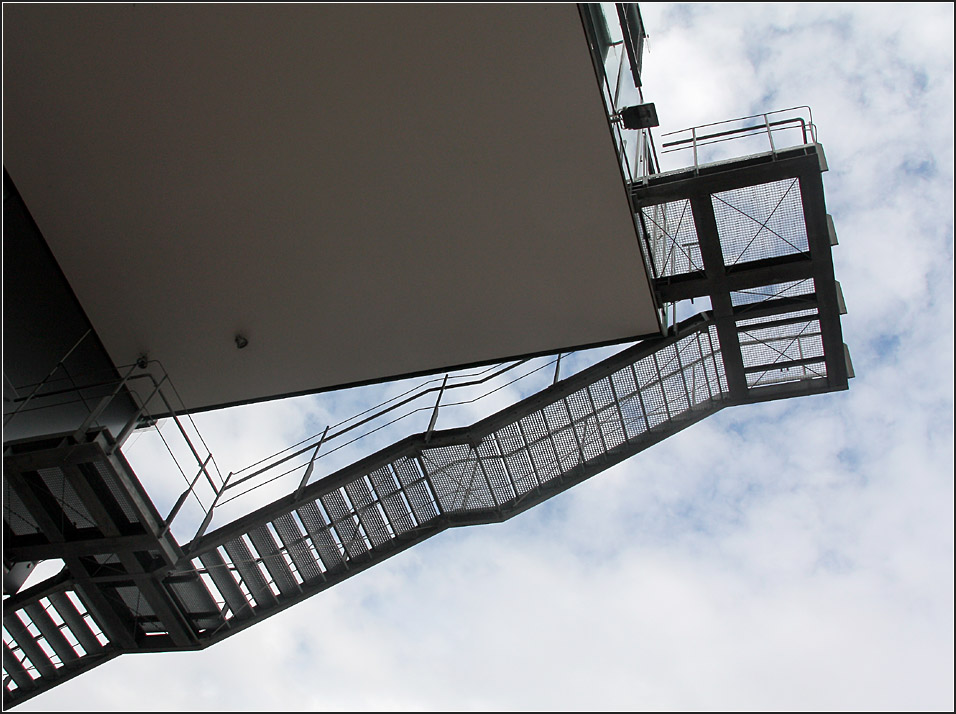 Behnischhaus in Krefeld: Fluchtreppe fr Schwindelfreie. 20.03.2010 (Matthias)