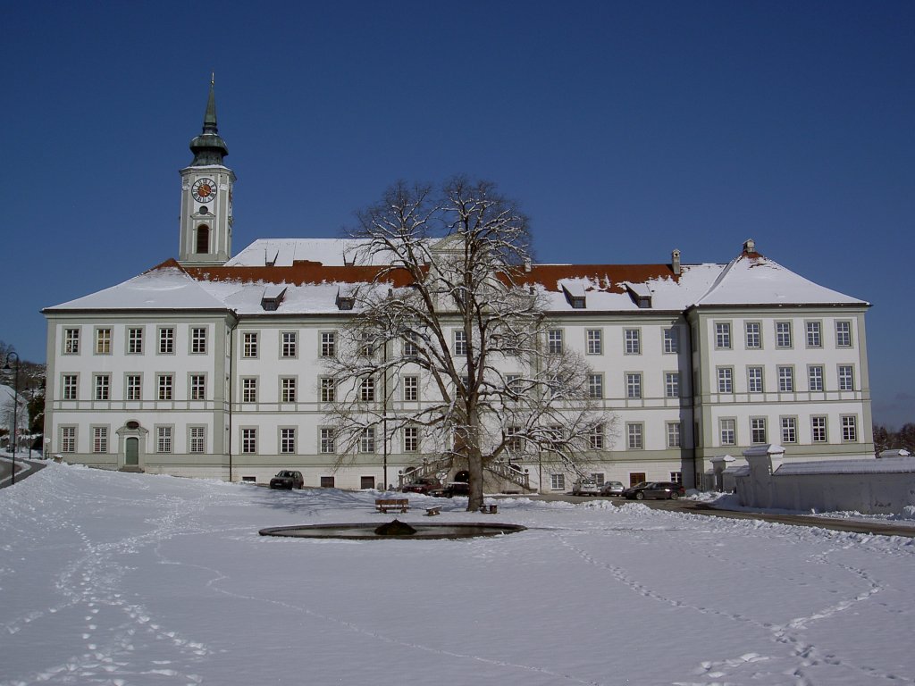 Benediktinerabtei und Klosterkirche St. Dionysius in Schftlarn, gegrndet um 762, 
Neubau von 1680 bis 1702 durch Abt Melchior Schumann (10.02.2013)