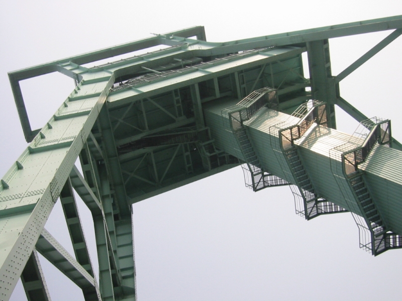 Bergbau-Museum Bochum, Frderturm, Untersicht.
Foto vom 07.08.2004