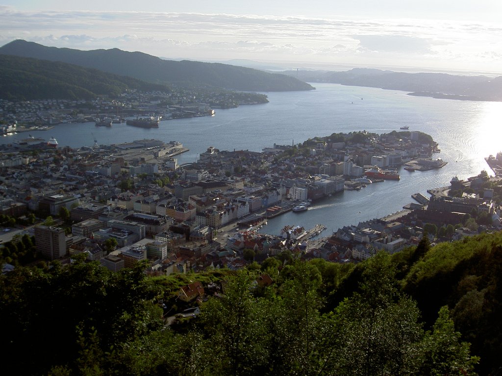 Bergen, Aussicht auf die Altstadt vom Berg Floien (25.06.2013)