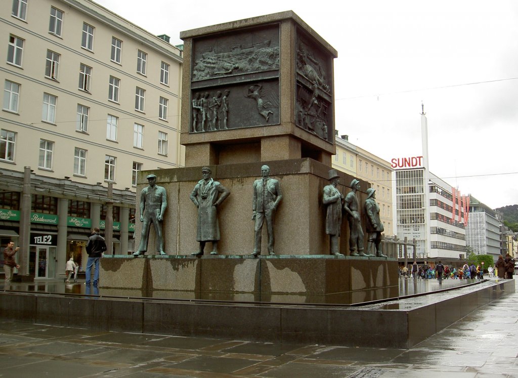 Bergen, Denkmal am Torgallmenningen Platz (25.06.2013)