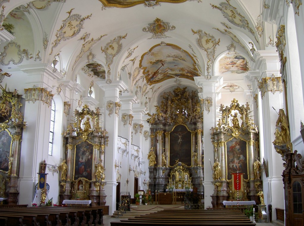 Bergen, Wallfahrtskirche Hl. Kreuz, 1755-1758 von den Jesuiten umgestaltet in 
einen Rokokobau, Stukkaturen und Fresken von J.W. Baumgartner, Hochaltar von 
J. Fischer aus Dillingen (07.06.2007)