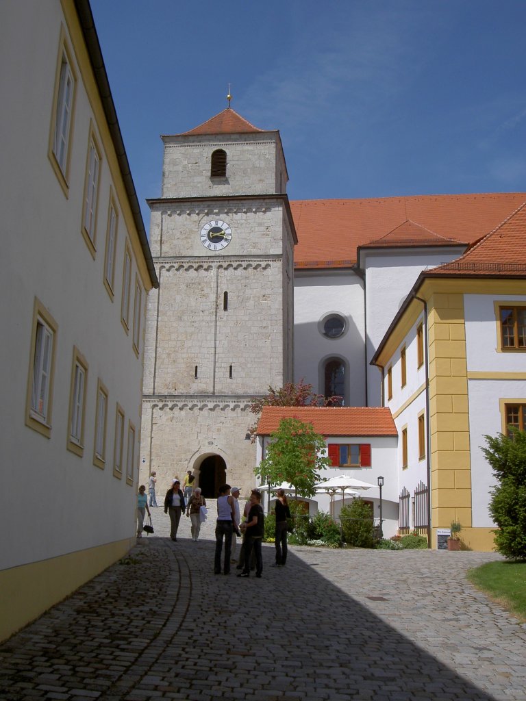 Bergen, Wallfahrtskirche Hl. Kreuz, erbaut 1190 durch Bischof Ulrich I von Eichsttt, Landkreis Neuburg-Schrobenhausen (07.06.2007)