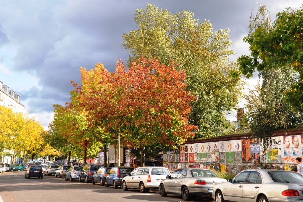 BERLIN, 07.10.2012, Sptherbst in der Revaler Strae (Berlin-Friedrichshain)