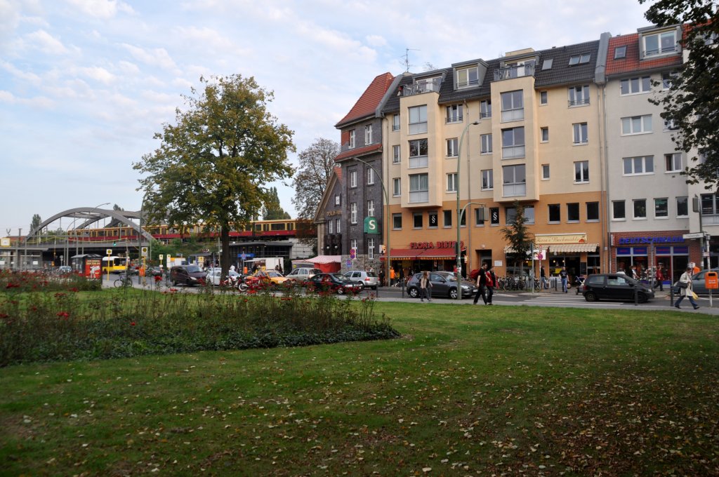 BERLIN, 24.09.2010, Blick auf die Florastrae in Pankow (den Blick gibt es heute so nicht mehr)