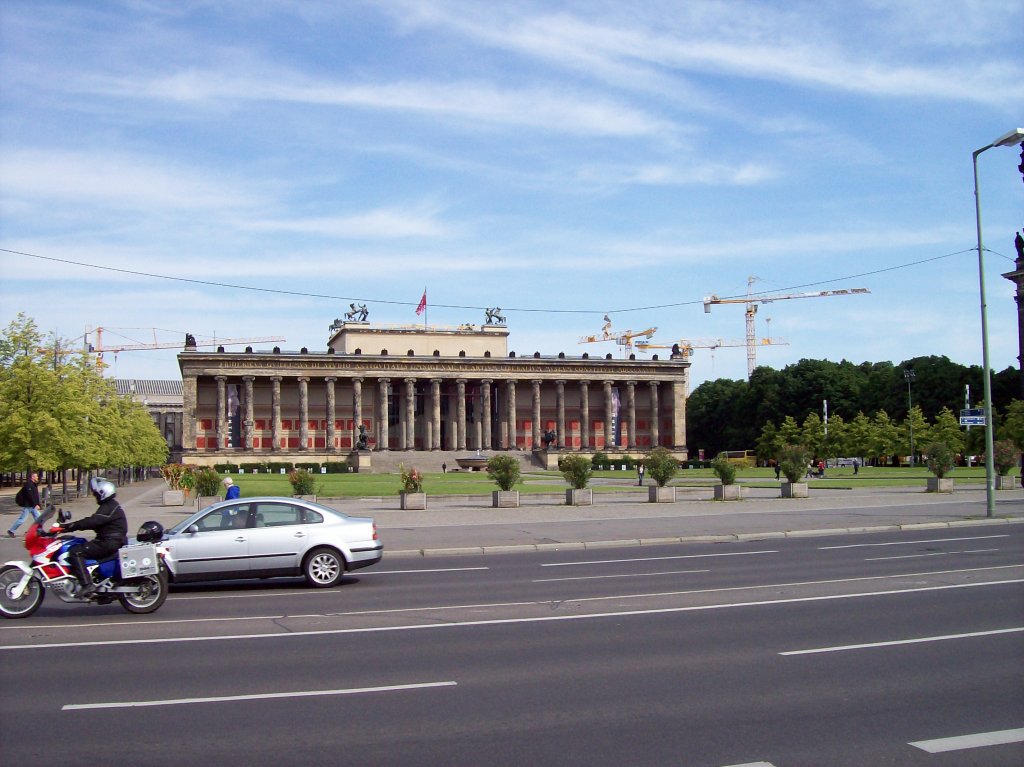 Berlin, Alte Nationalgalerie am Lustgarten, 1866-76 durch J. H. Strack nach Entwrfen von Fr. A. Stler erbaut (06.06.2009)