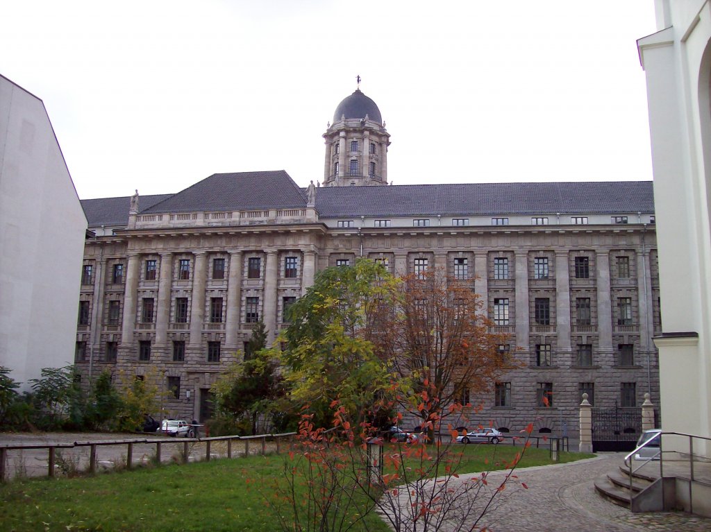Berlin-Mitte, Altes Stadthaus, 1902-11 erbaut, heute Senatsinnenverwaltung, Rckansicht von der Parochialstrae (18.10.2008)