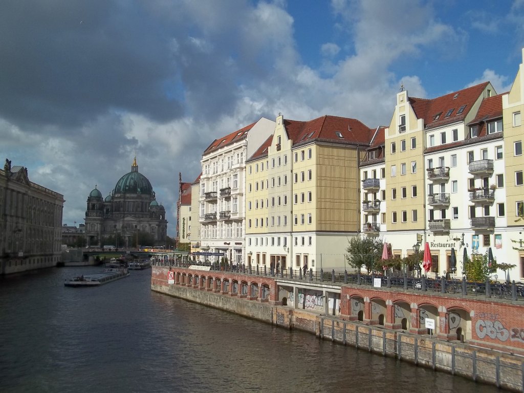 Berlin, Spreeufer und  Blick zum Dom (13.10.2011)