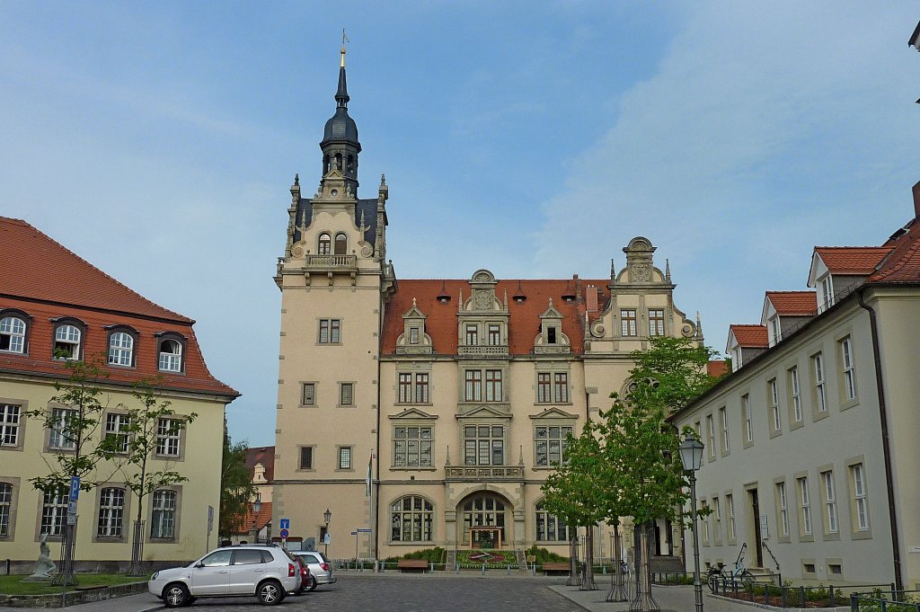 Bernburg an der Saale, das Rathaus der 35000 Einwohner zählenden Stadt, 1895 im Neorenaissancestil erbaut, Mai 2012