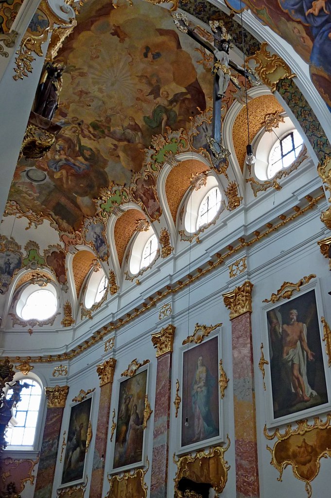 Biberach, Blick in den Chorraum der St.Martin-Kirche, Aug.2012