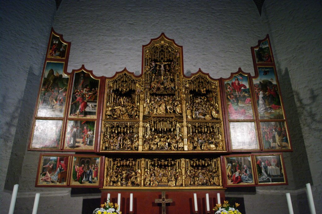 Bielefeld, Antwerpener Retabel in der Nicolaikirche mit neun geschnitzten Szenen 
und ber 250 Schnitzfiguren (12.05.2010)