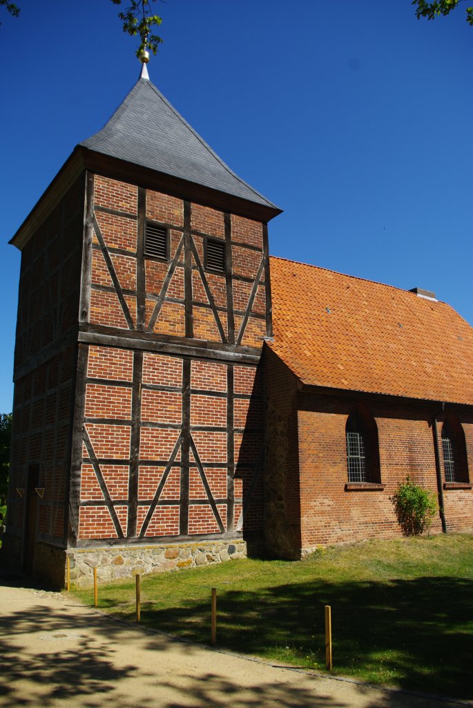 Bienenbttel, St. Georg Kirche, Kreis Uelzen (08.05.2011)