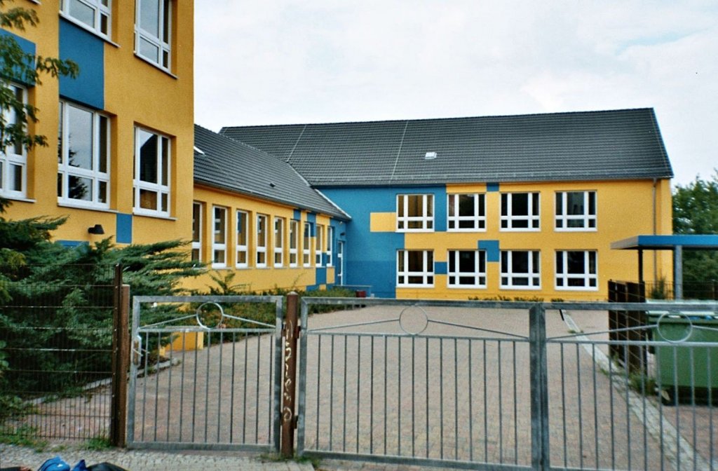 Bitterfeld, Ortsteil Wolfen, Grundschule Erich-Weinert, Goethestrae, 12.09.2006 

