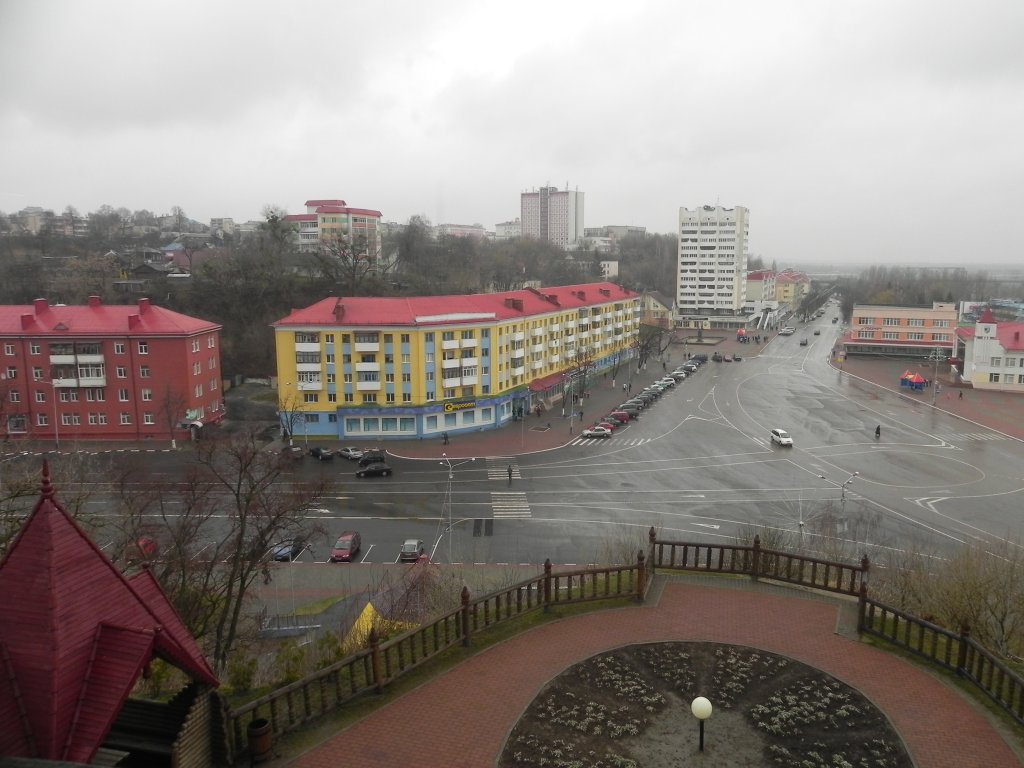 Blick von der alten Festung aus auf das Stadtzentrum von Mosyr am extrem trüben 08. April 2012. Mosyr liegt im Süden von Weißrussland nahe an der radioaktiven Sperrzone. 