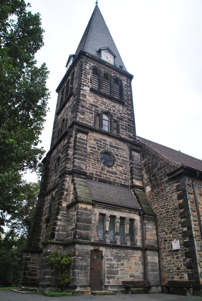 Blick auf dem Turn der Kirche  St. Nikolai  im Hannover/Limmer. Foto vom 28.09.10.