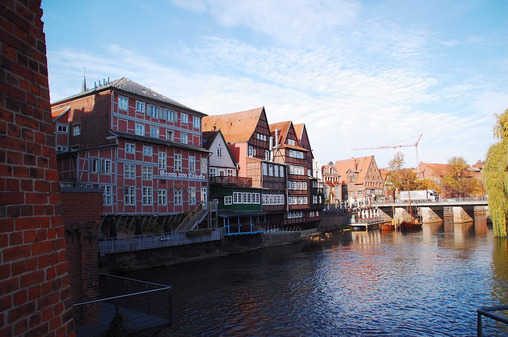 Blick auf die Huser am Stintmarkt in Lneburg, 28.10.2011