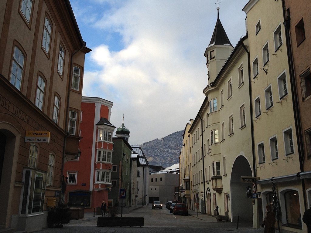 Blick auf die Hauptstrae in Rattenberg,der kleinsten Stadt sterreichs.(18.12.2011)