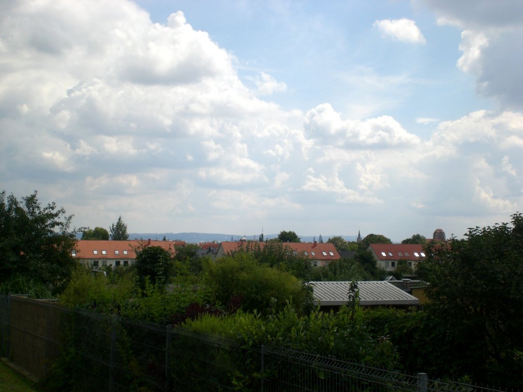 Blick auf eine idyllische Wohnsiedlung in Dresden-Leutewitz.(28.7.2011)
