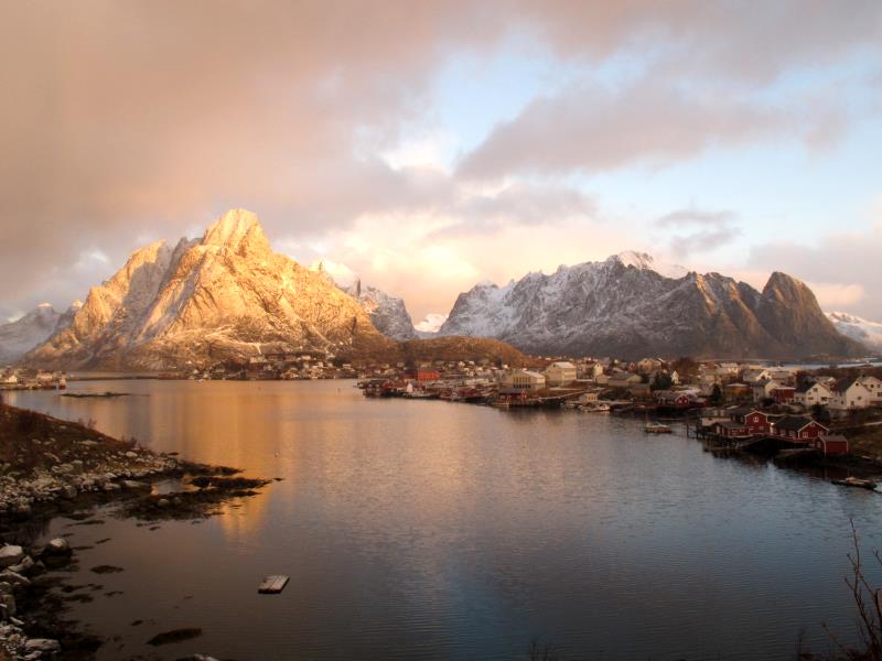 Blick auf Reine i Lofoten; 07.11.2012