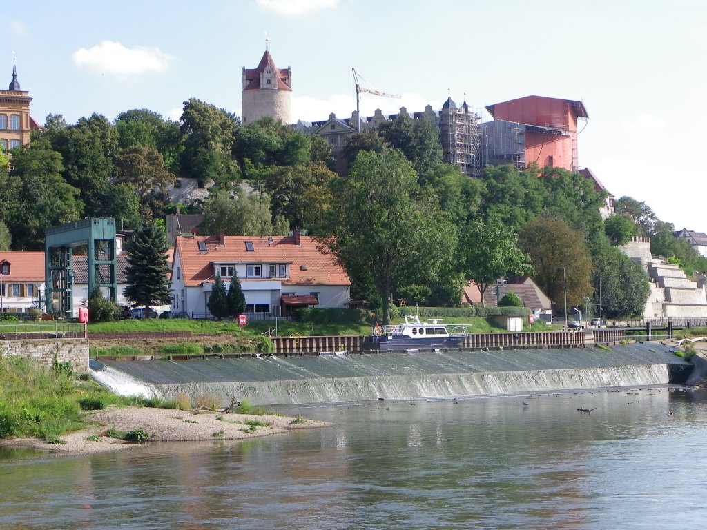 Blick auf das Schloss in Bernburg (Anhalt) im Sommer 2011