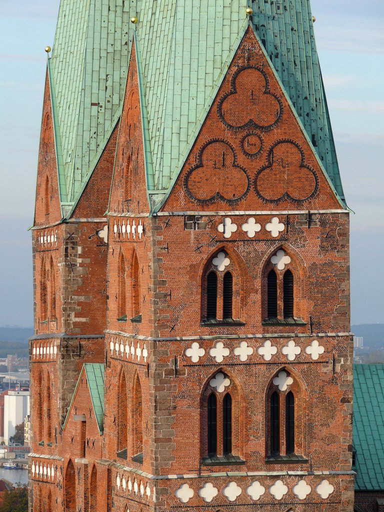 Blick auf die Türme von St. Marien; Lübeck, 08.10.2010
