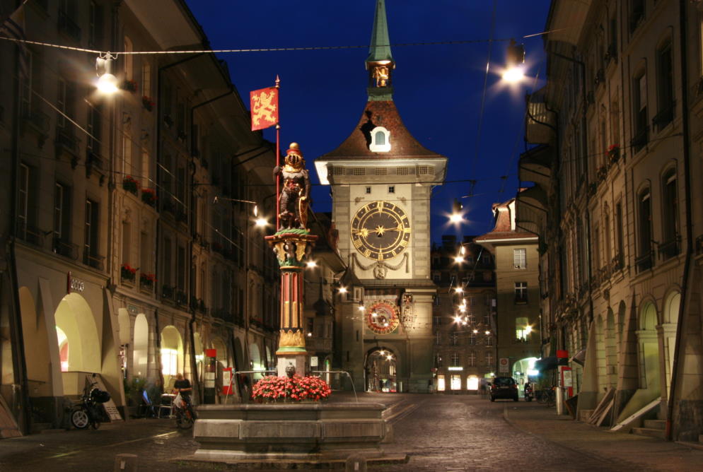 Blick aus der Kramgasse auf die Zytglogge in Bern; 29.08.2012