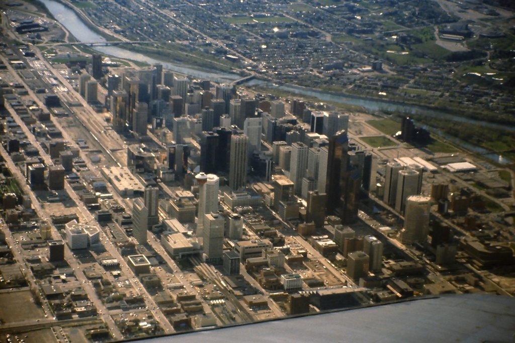 Blick beim Landeanflug auf Calgary (Aufnahme vom 17. Mai 1986)