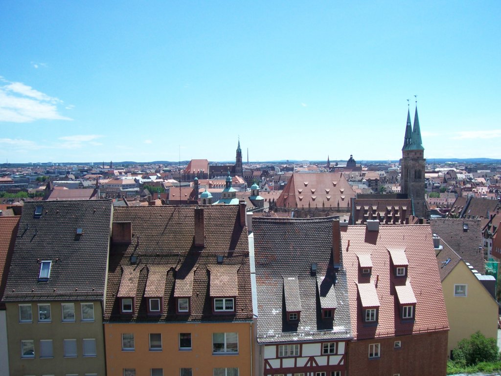 Blick von der Burg ber die ganze Stadt am 08.07.2012.