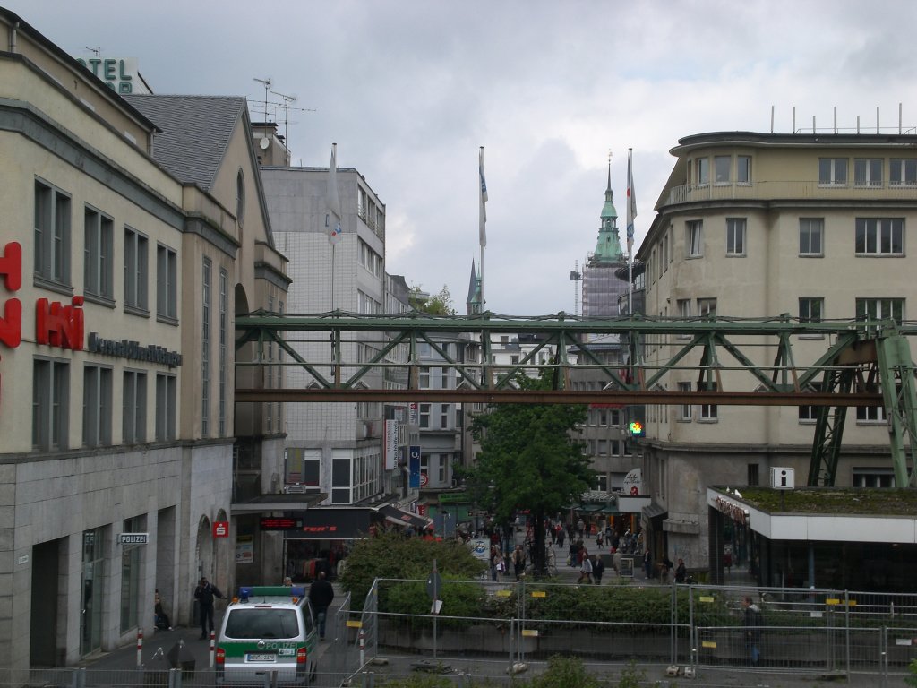 Blick in die Innenstadt von Wuppertal-Elberfeld.(17.7.2012)