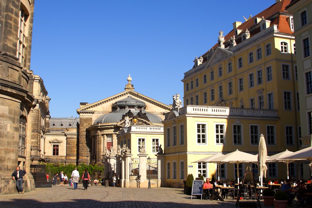 Blick von der Salzgasse zur Hochschule der Bildenden Knste in Dresden. (Aufnahme vom 06.10.2011)