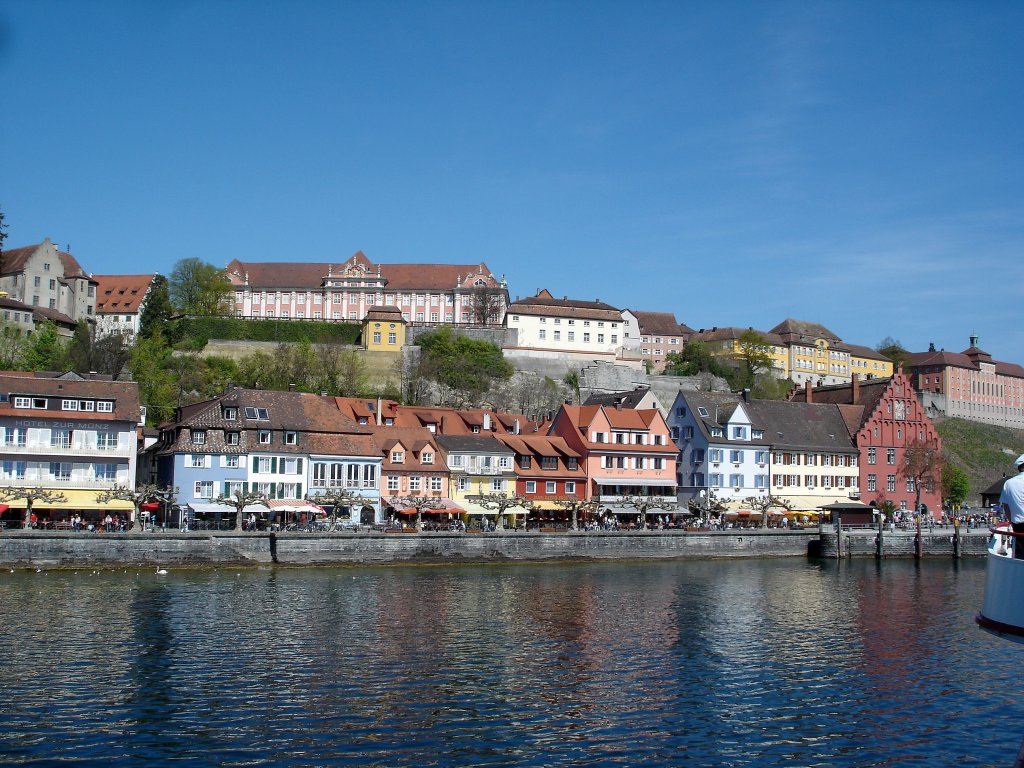 Blick vom Schiff auf Meersburg am Bodensee, April 2007