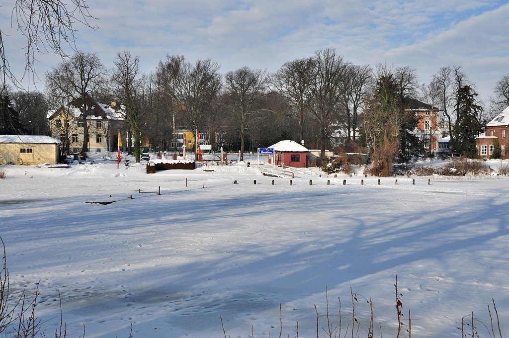 Blick ber einen Teil des Knieperteiches im winterlichen Stralsund, 04.02.2010