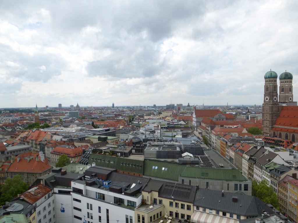 Blick ber Mnchen, vom Michel aus. 23.Mai 2013.