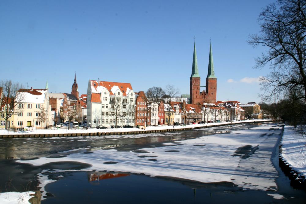 Blick ber die Obertrave zum Lbecker Dom; 15.03.2013