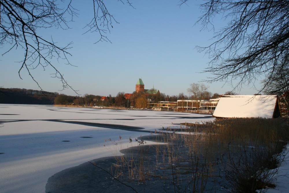 Blick ber den Ratzeburger See zum Ratzeburger Dom; 15.03.2013