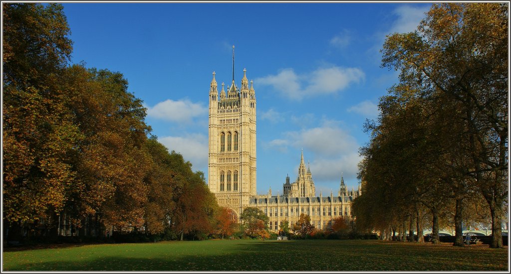 Blick vom Victoria Tower Gardens auf das House of Parlament.
(14.11.2012)